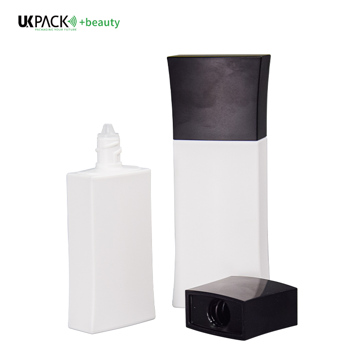 30ml / 50ml PE Customized Color And Logo Square Shape Sunscreen Hand Cream Lotion Bottle UKL33D